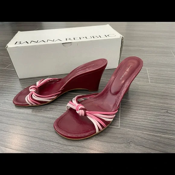 Banana Republic “Cara” red leather wedges in size 7 - Picture 2 of 5